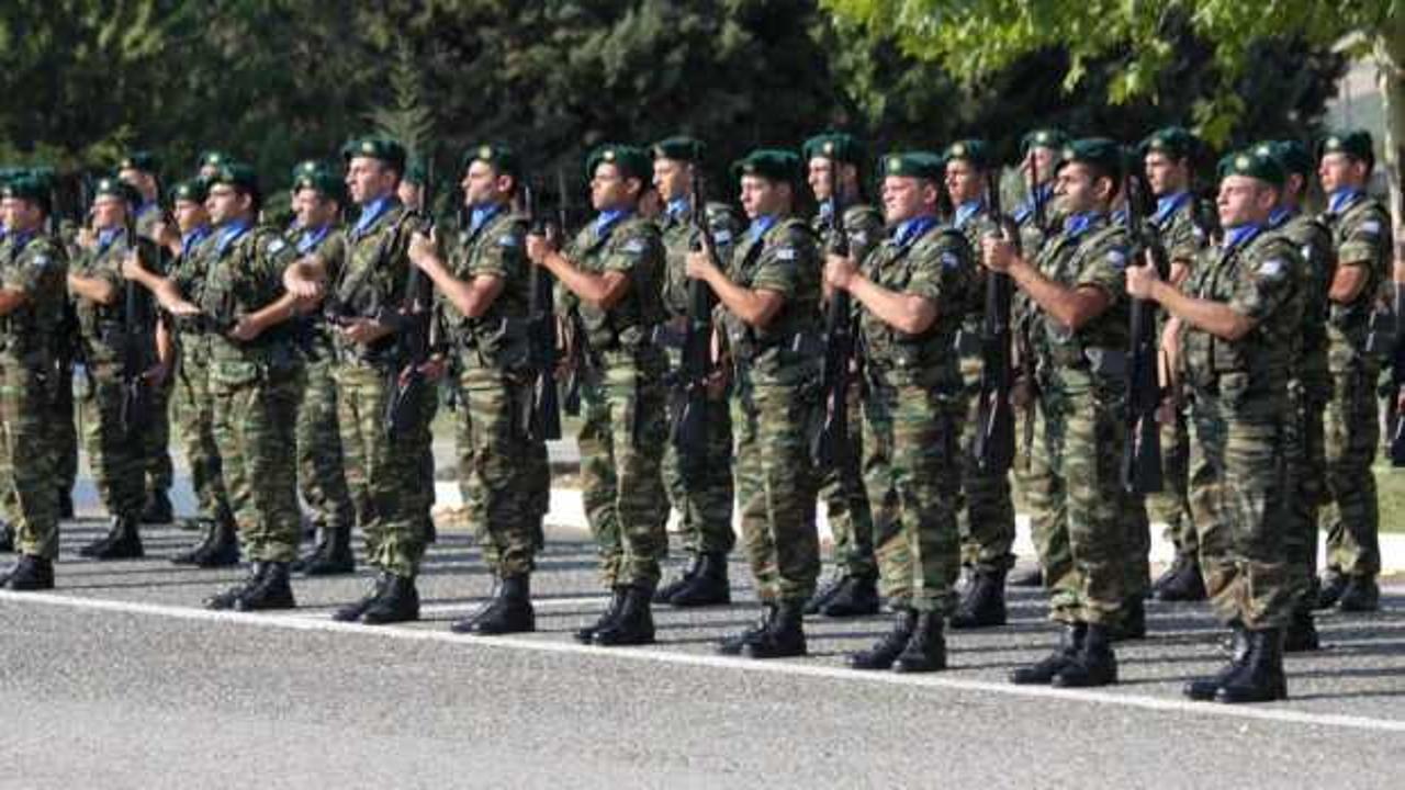 Yunanistan'ın Türkiye korkusu askerlik süresini uzatıyor