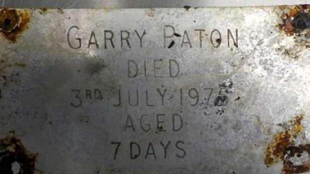 İskoçya’da annenin 45 yıl önce ölen bebeğinin mezarı boş çıktı