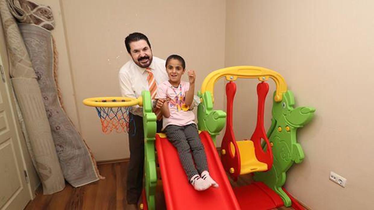 Ağrı Belediye Başkanı Sayan, otizm hastası çocuğun hayalini gerçekleştirdi