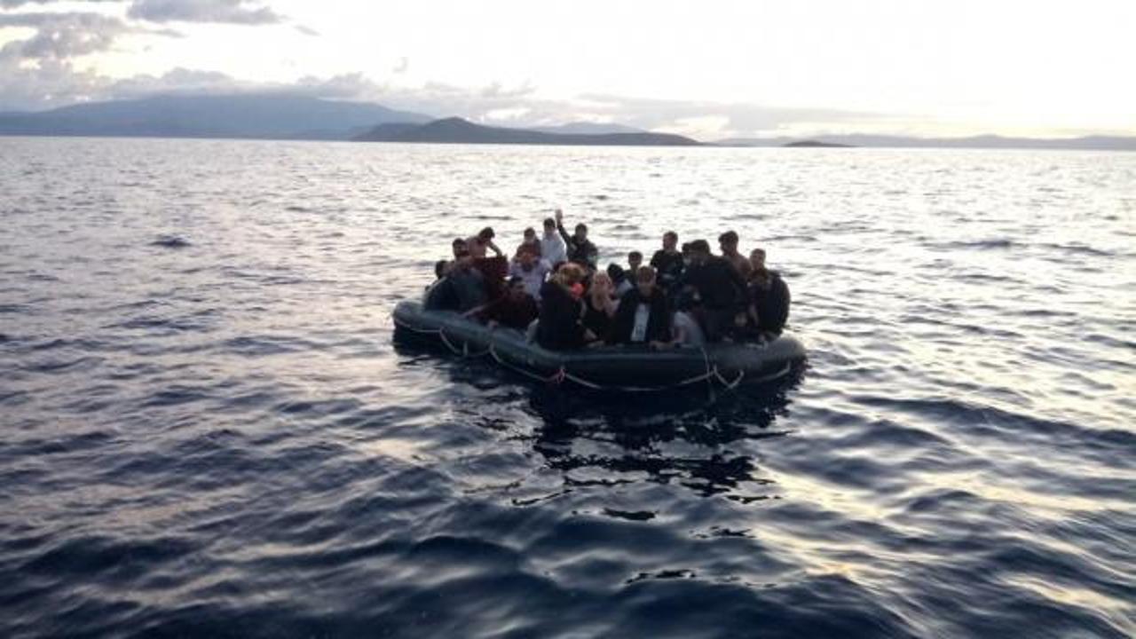 Yunan'ın Türk kara sularına ittiği 33 göçmen kurtarıldı