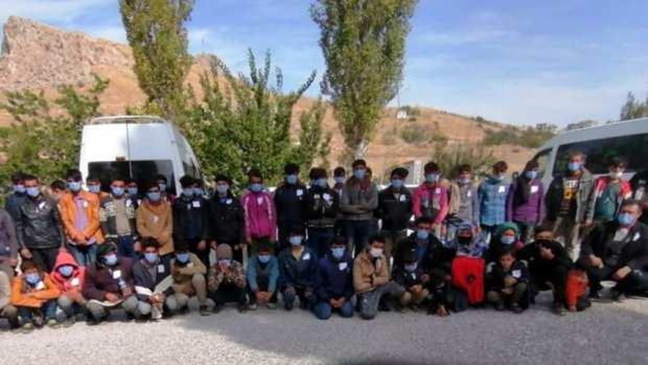 12 kişilik minibüsten 72 göçmen çıktı: 2'si havasızlıktan öldü
