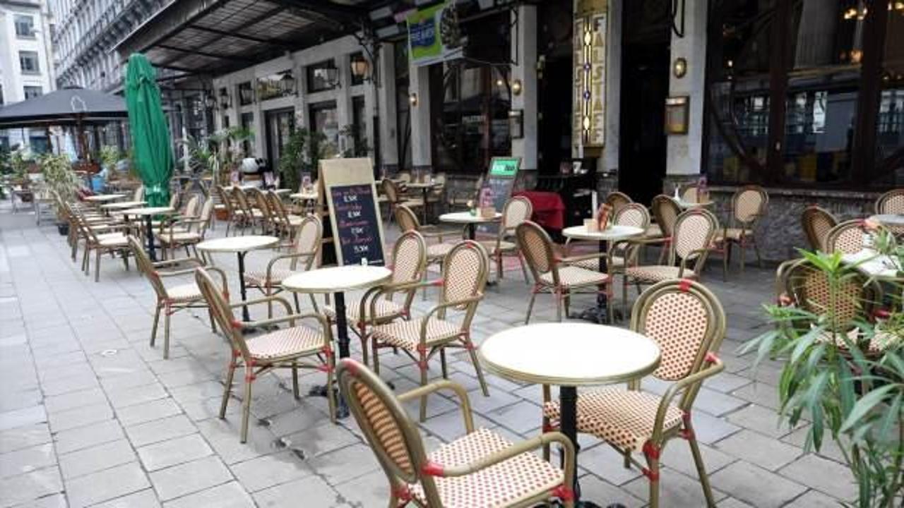 Brüksel’de eğlence mekanları bir ay kapatıldı