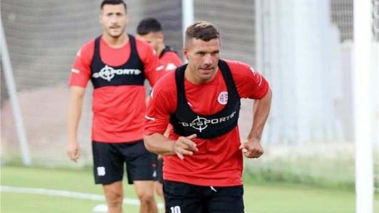 Antalyaspor’da Podolski ilk 11’e dönüyor
