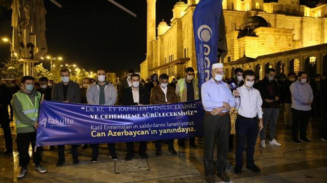 Fatih Camii'nde ölen Azerbaycanlı siviller için gıyabi cenaze namazı kılındı