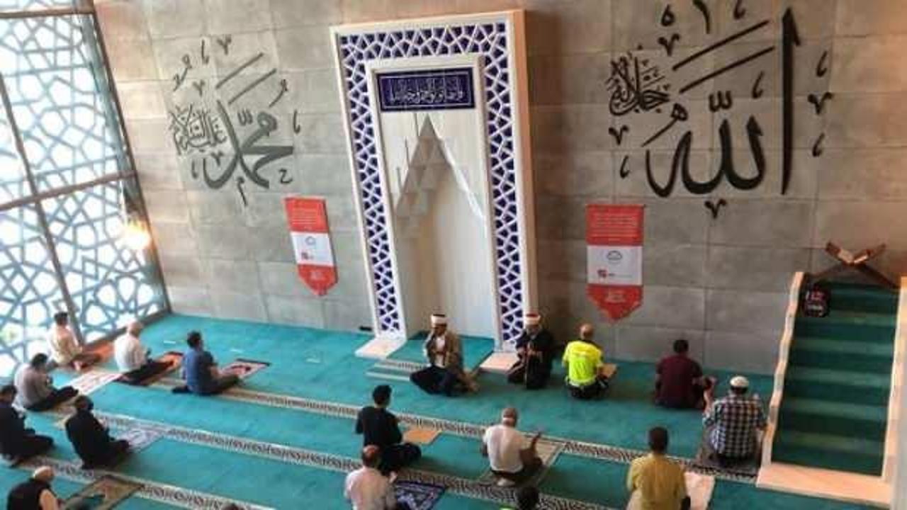 Her ayın 15’inde 251 Hatim Programı Şuheda Camii’nde yapıldı