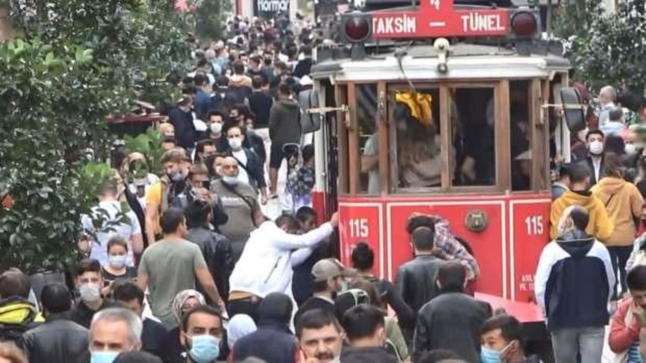 Taksim'de skandal g&ouml;r&uuml;nt&uuml;ler