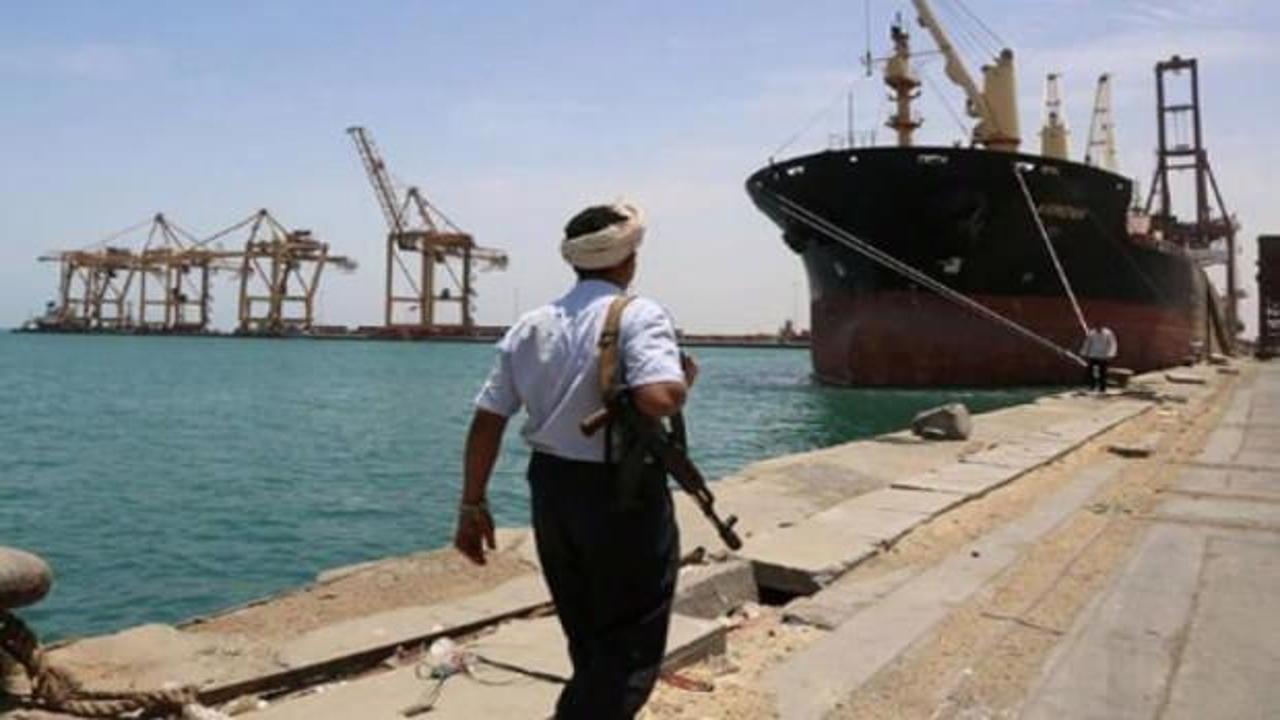 Husiler, yaklaşık 6 ay önce alıkonulan petrol tankerinin Hudeyde Limanı'na ulaştığını açıkladı
