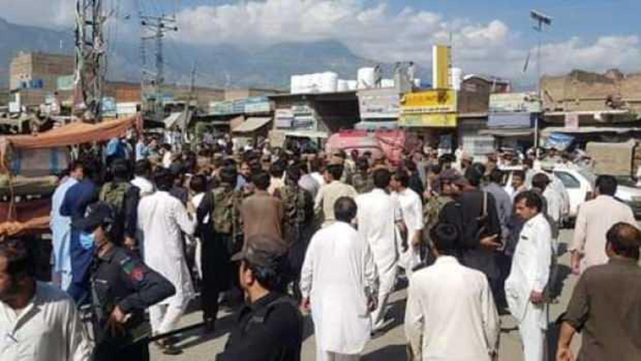 Pakistan’da yolcu otobüsü patladı: 6 yaralı