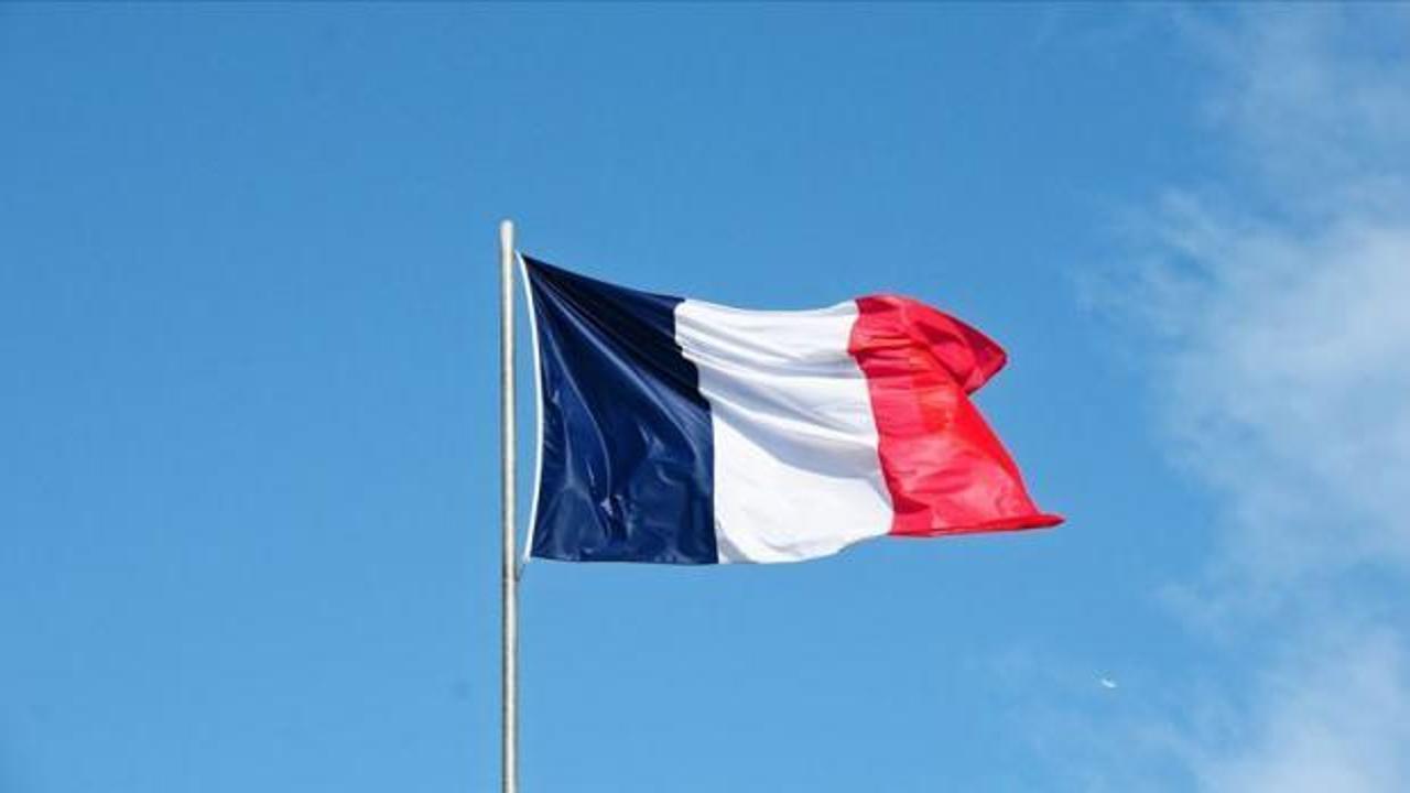 Paris'te başörtülü 2 kadına yönelik saldırıyla ilgili 2 kişi gözaltına alındı