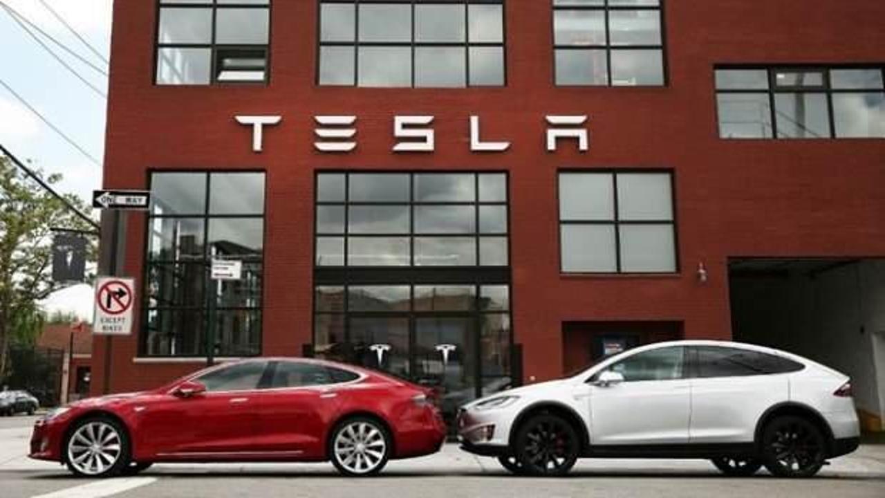 Tesla, tam otomatik sürüş sistemine geçti