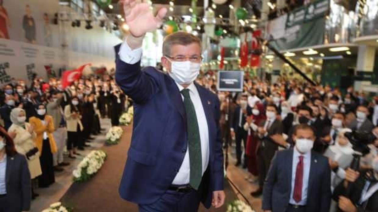 Ahmet Davutoğlu, Gelecek Partisi 1. Olağan Kongresi'nde genel başkanlığa seçildi