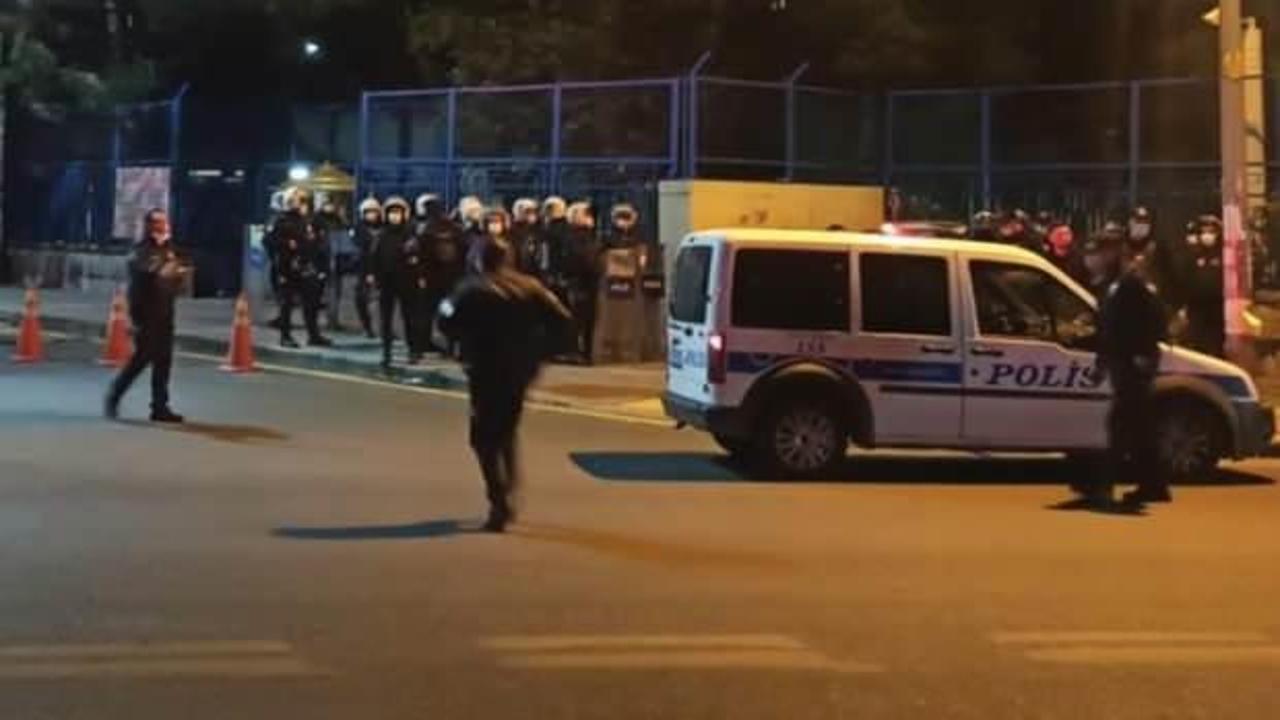Ankara'da polis ve sağlık çalışanlarına taşlı saldırı