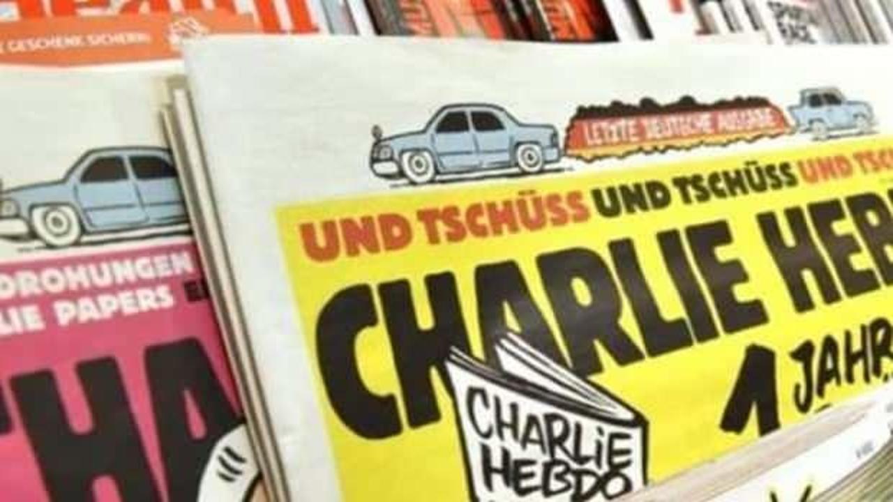 Charlie Hebdo karikatürünü sınıfta gösterince açığa alındı
