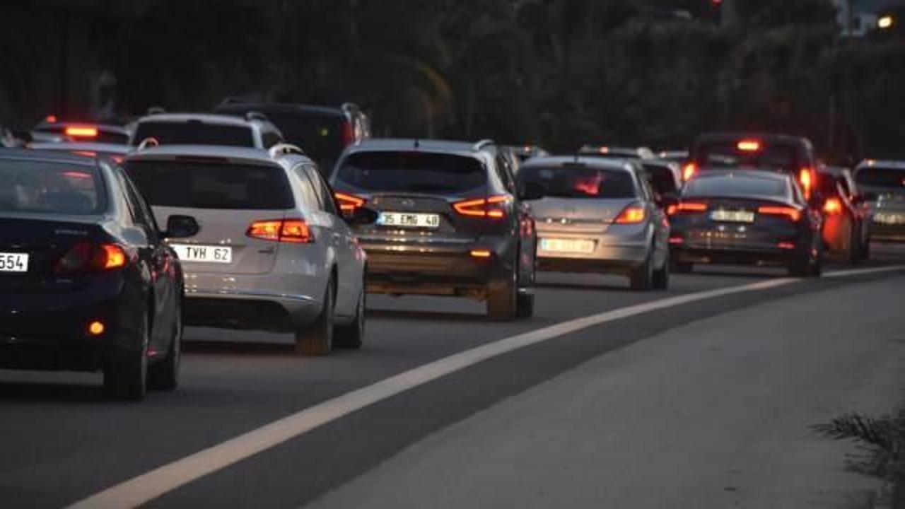 Deprem sonrası İzmir'de vatandaşlar tatil beldelerine akın etti!