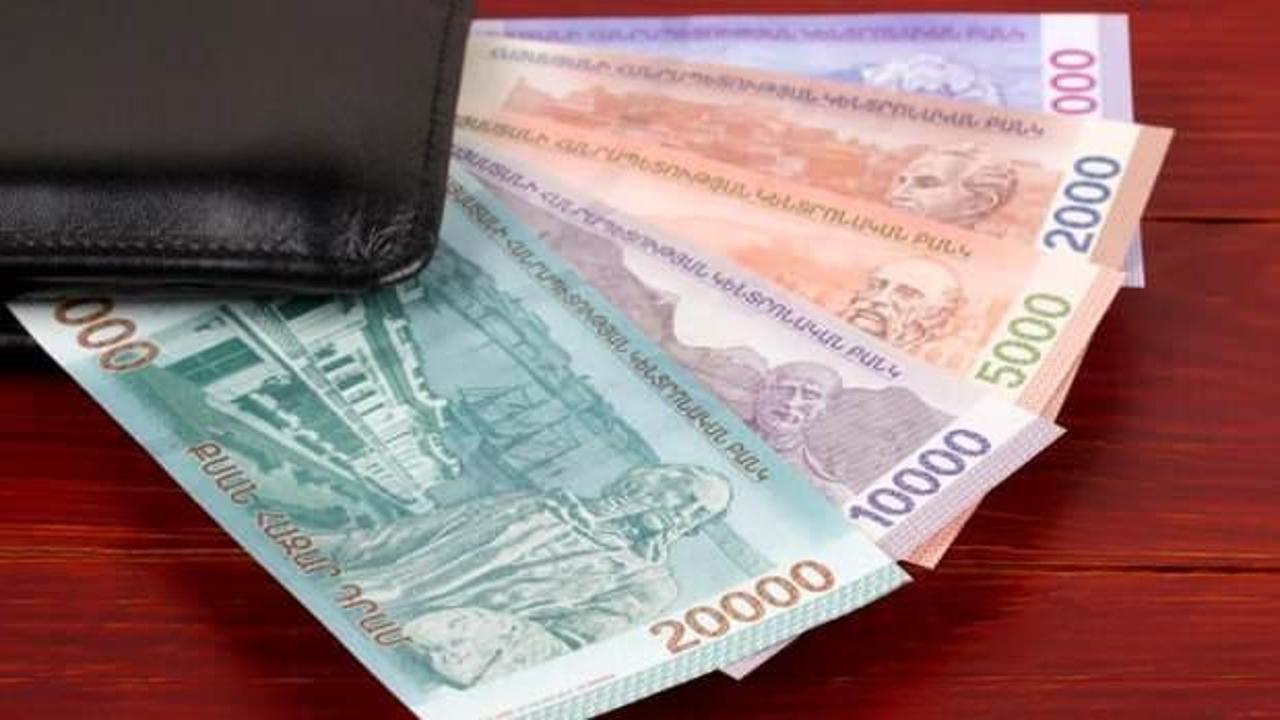 Ermenistan ekonomisi y&uuml;zde 13,7 k&uuml;&ccedil;&uuml;ld&uuml;