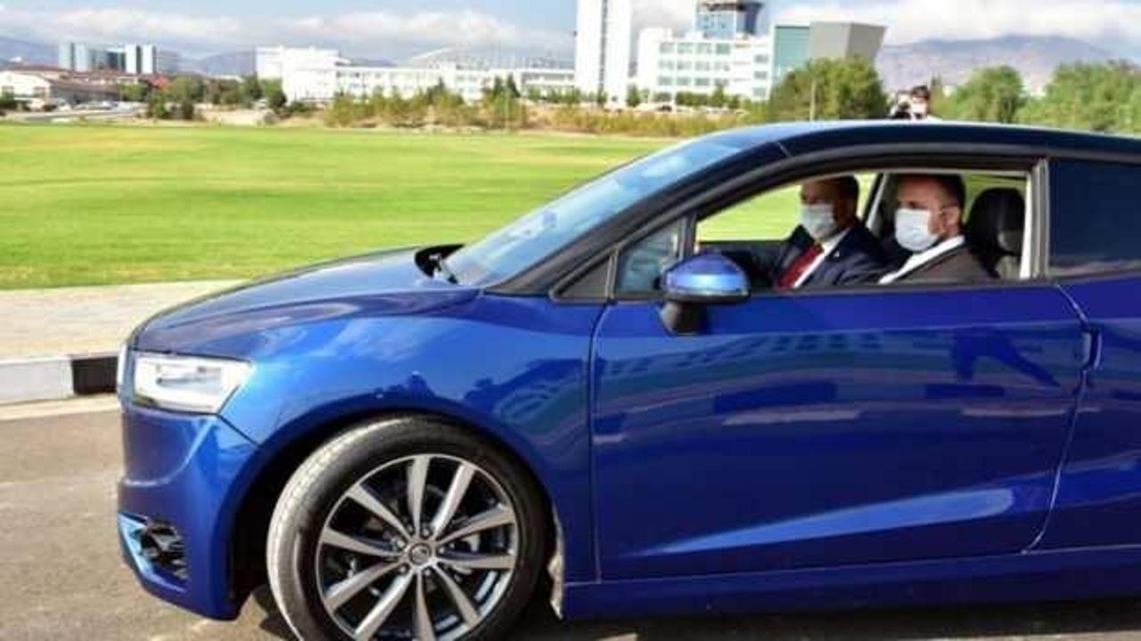 Ersin Tatar KKTC’nin yerli otomobili ile test sürüşü yaptı
