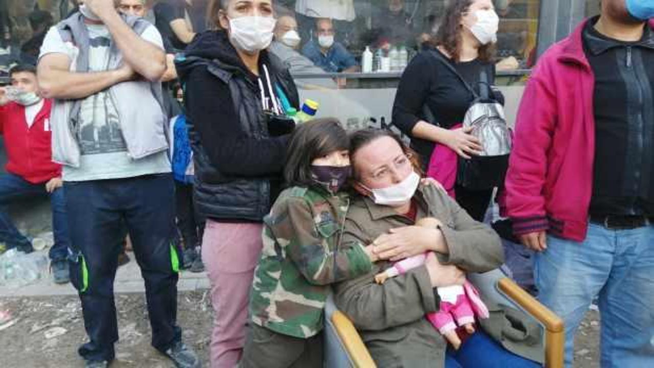 İzmir'de, 4 kızı enkaz altında kalan Nilay Yücel'in acı bekleyişi