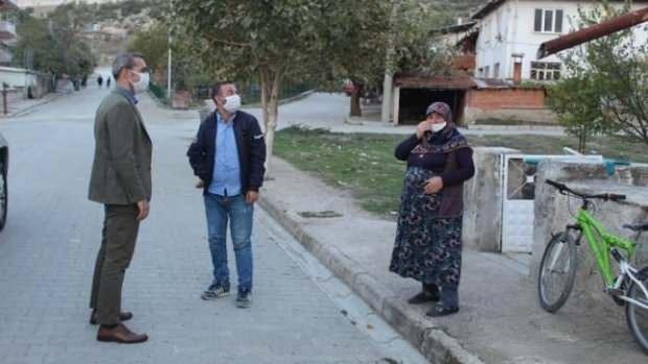 Kaymakam mahalle mahalle gezip vir&uuml;s i&ccedil;in uyardı