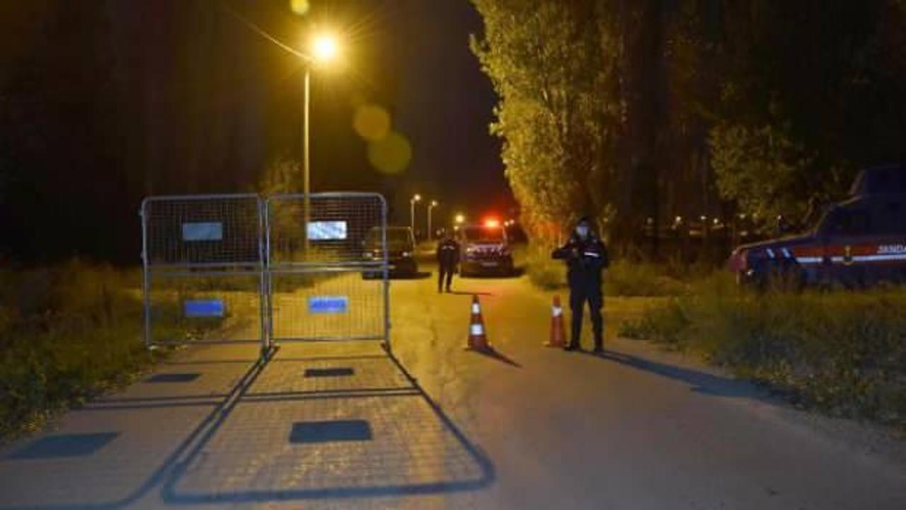 Kütahya’da karantinaya alınan mahalle giriş-çıkışlara kapatıldı