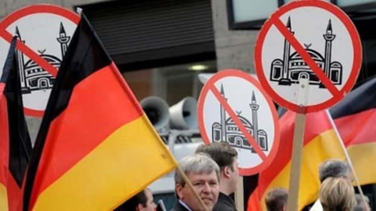Avrupa'da endişelendiren gelişme: Naziler hortladı!