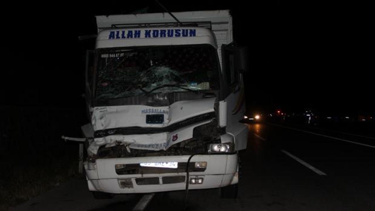 Sivas'ta kamyon ile traktör çarpıştı: 1 ölü, 3 yaralı