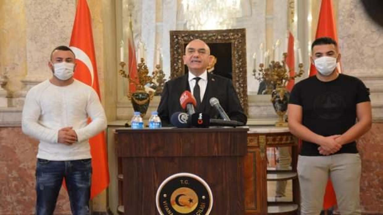 Büyükelçi Ceyhun Avusturya'daki saldırıda polisi kurtaran Türk gençlerle görüştü