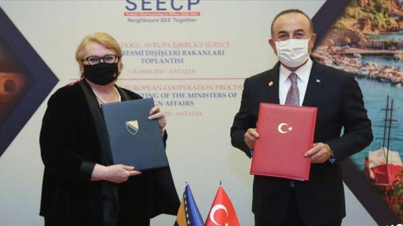 Dışişleri Bakanı Çavuşoğlu, Boşnak mevkidaşı Turkovic ile protokol imzaladı