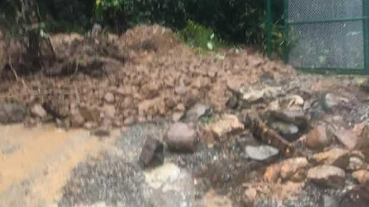 Rize'de şiddetli yağış heyelana neden oldu