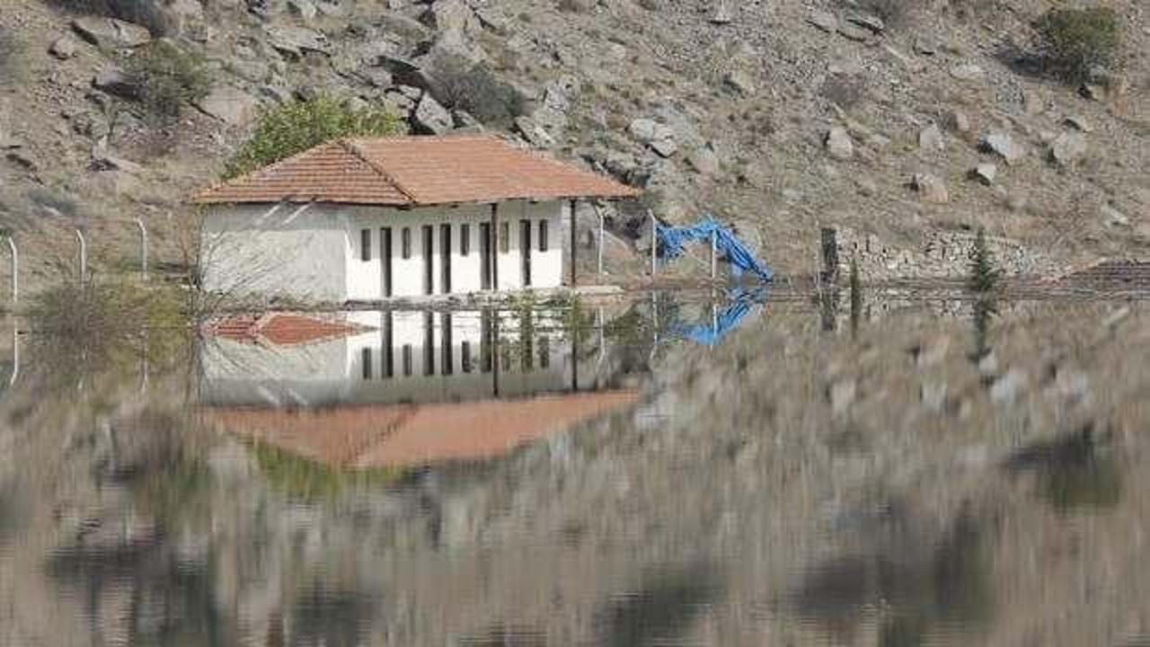 Tarihi hamam baraj sularına g&ouml;m&uuml;ld&uuml;