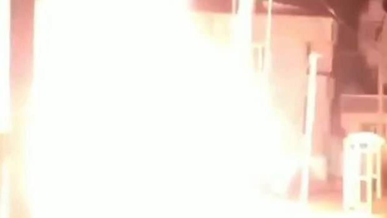 Elektrik trafosu bomba gibi patladı