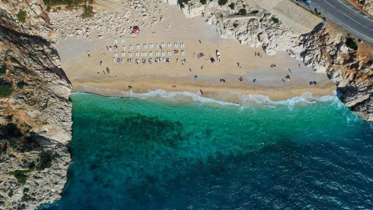 Kaputaş Plajı sonbaharda da tatilcilerin adresi