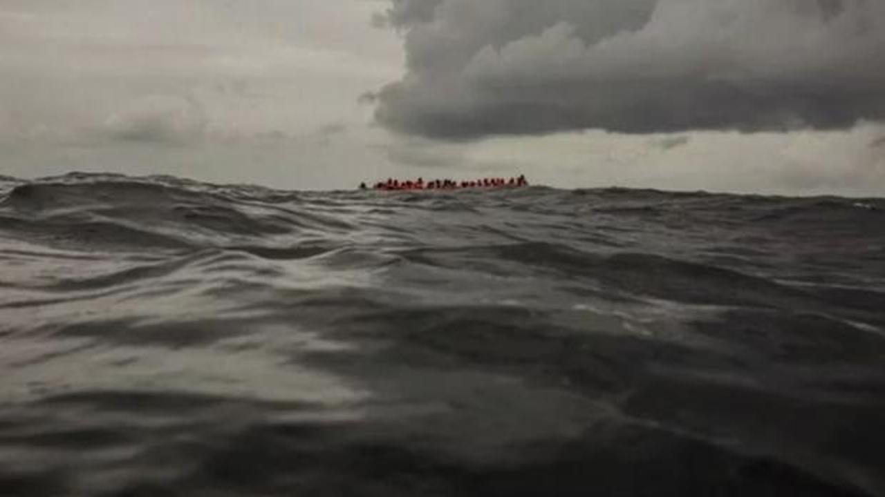 Libya açıklarında göçmen gemisi battı: En az 74 ölü