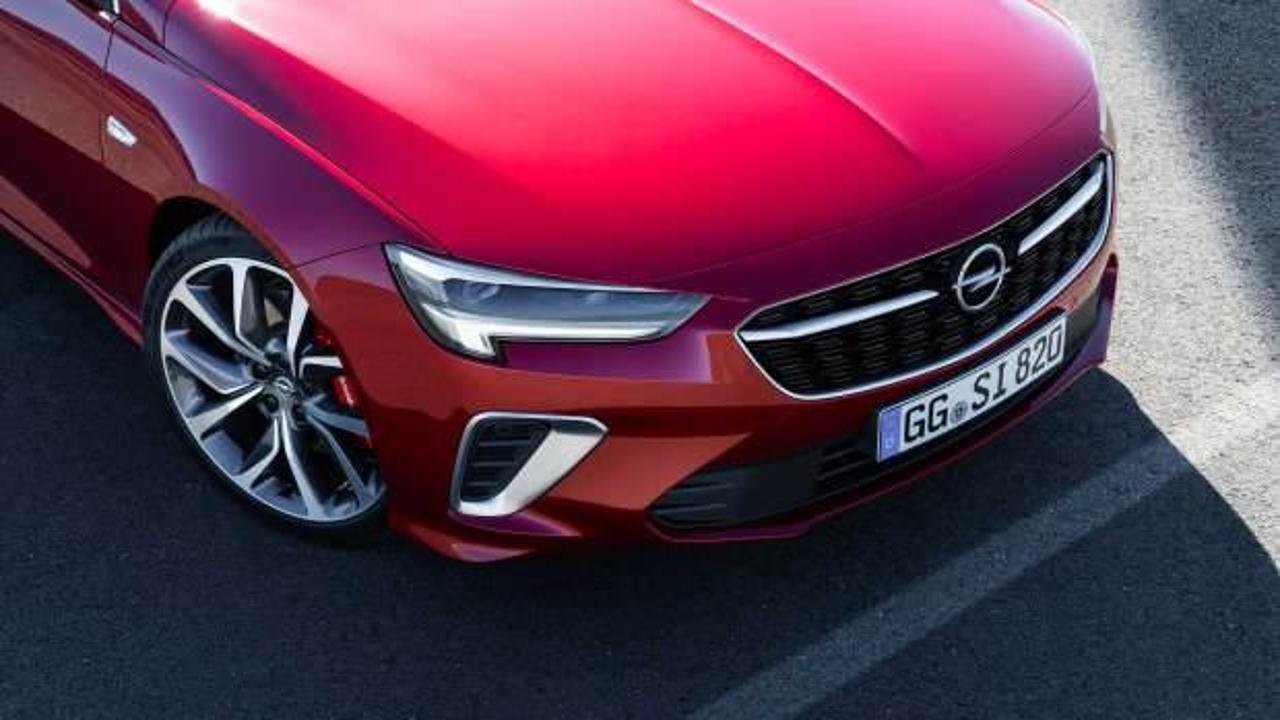 Opel Insignia T&uuml;rkiye'de satışa &ccedil;ıktı! İşte fiyatı ve &ouml;zellikleri