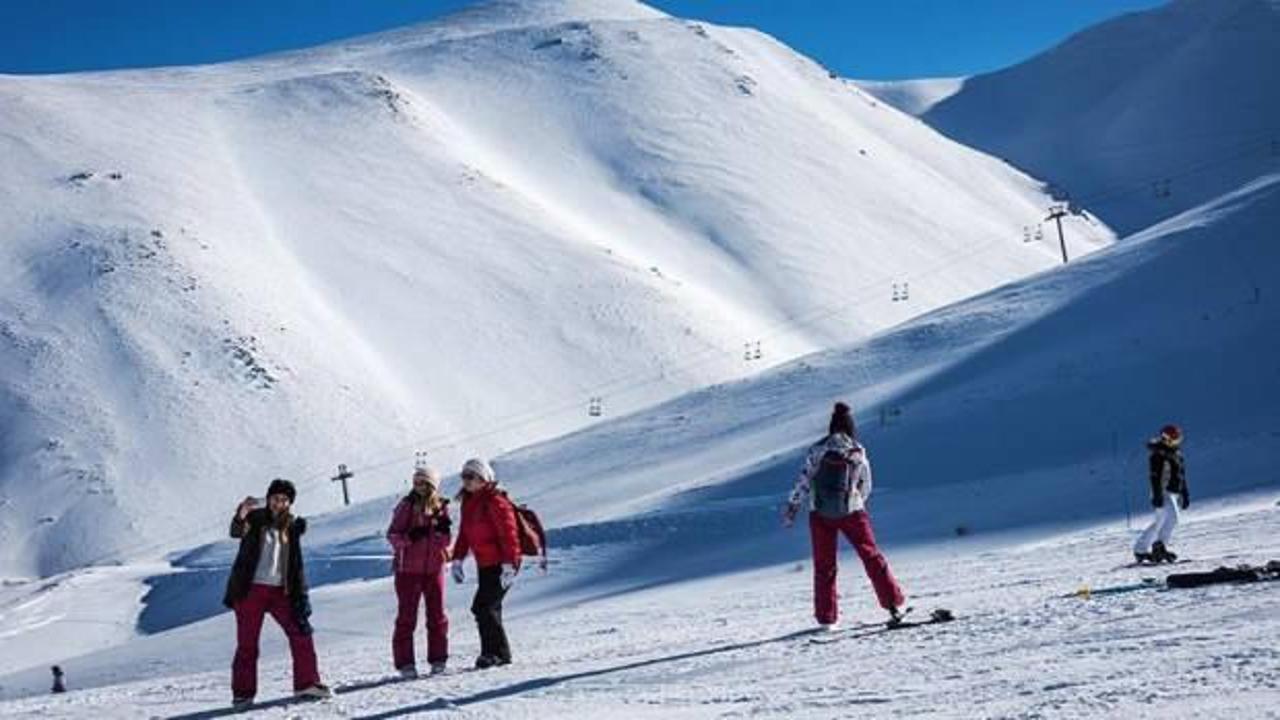 Rus ve Ukraynalılar kayak için geliyor