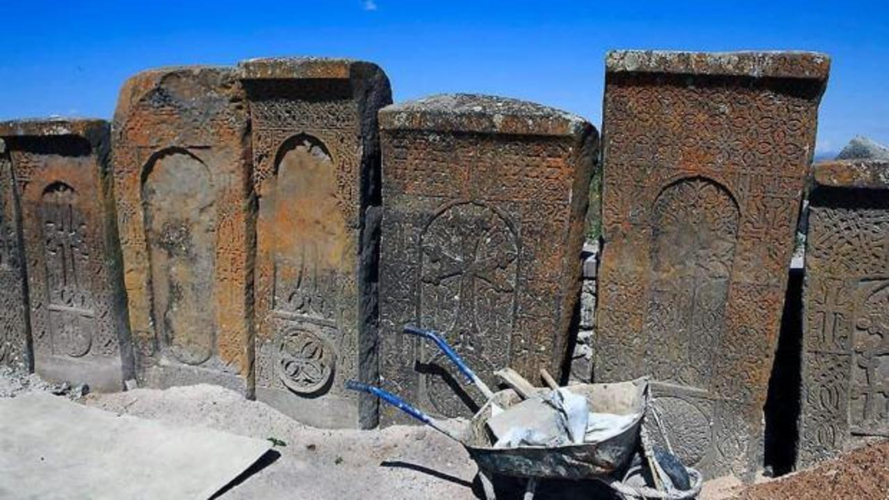 Azerbaycan ordusu 'Ermeni tarihi' üreten bir atölye keşfetti