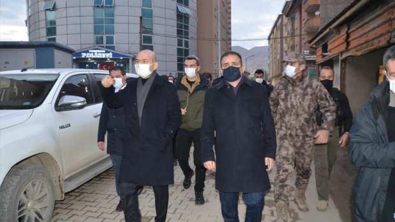 Bakan Soylu, Yüksekova'da esnafı ziyaret etti