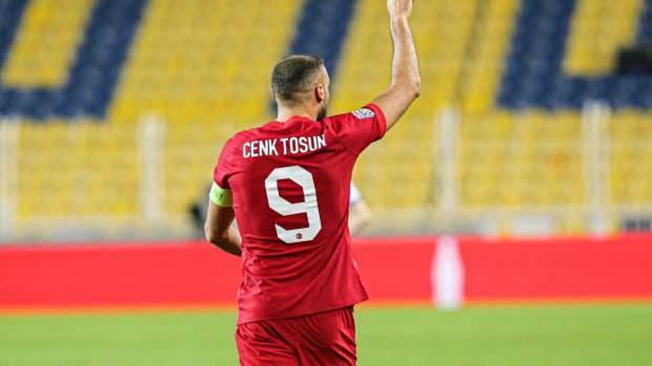 Cenk Tosun, efsaneleri yakalamaya &ccedil;ok yakın