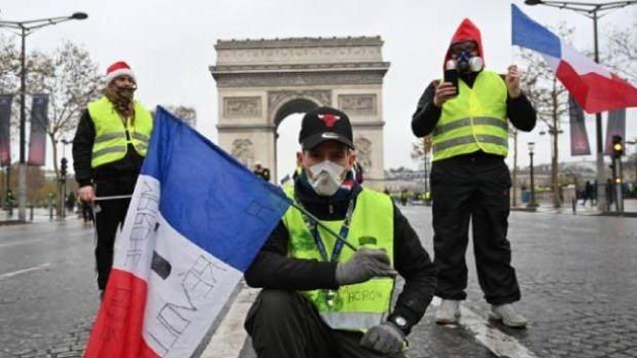 Fransa'da sarı yeleklilerin gösterileri ikinci yılına girdi