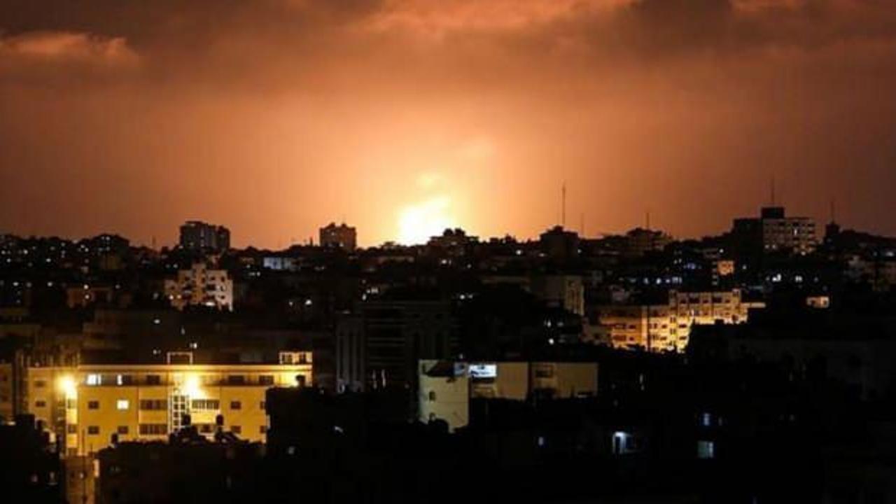 İsrail ordusu savaş uçakları Gazze Şeridi'ni bombaladı