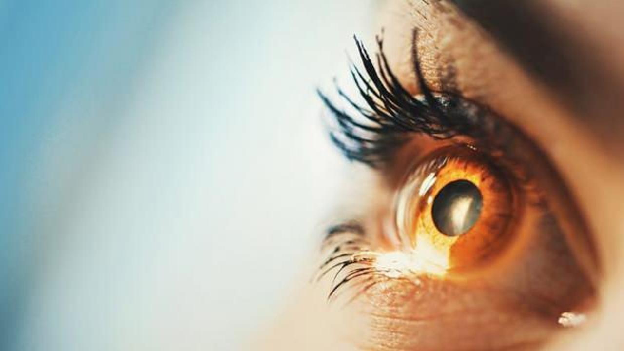 Göz seğirmesi nasıl geçer? Göz seğirmesine iyi gelen doğal tedavi yöntemleri...