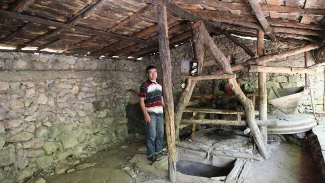 Restoranının elektriğini 500 yıllık su değirmeniyle &uuml;retiyor