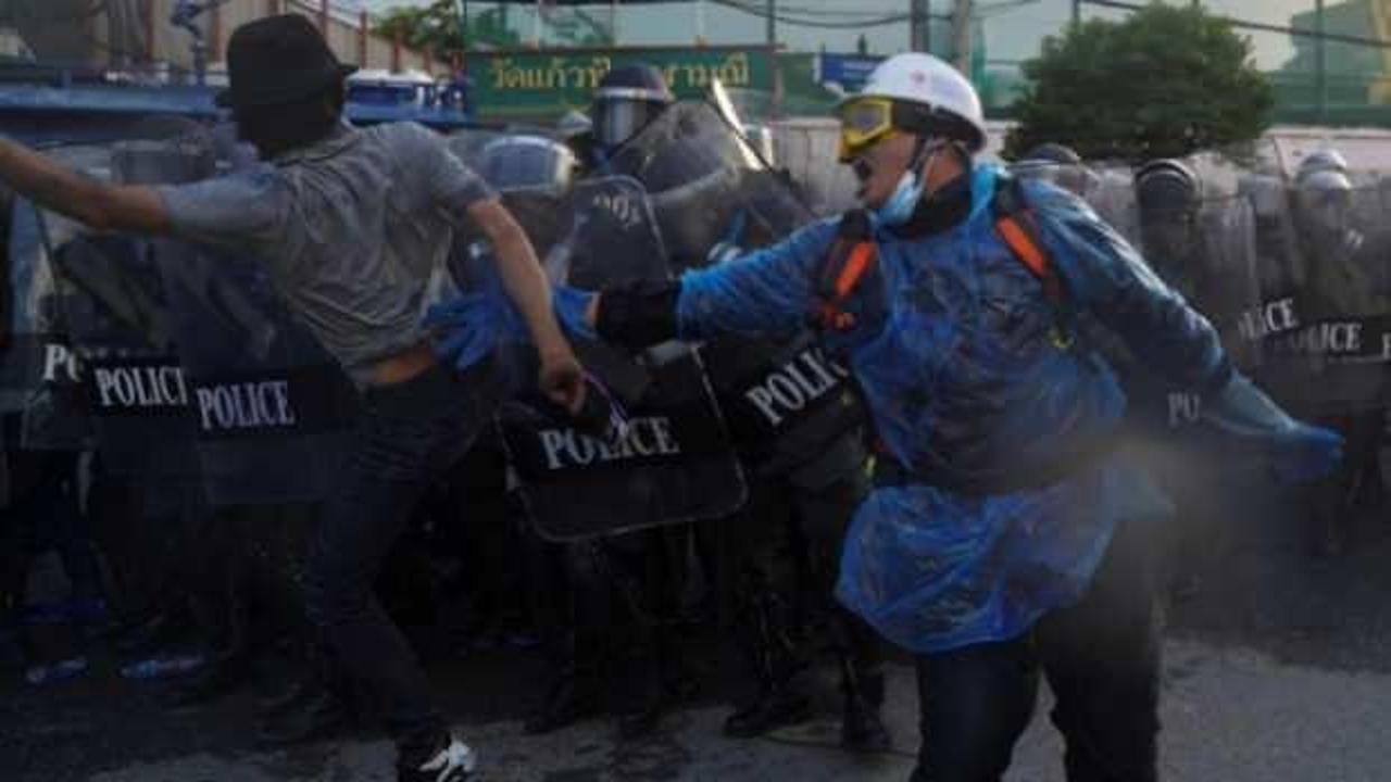 Tayland'da göstericilerle polis çatıştı: 41 yaralı