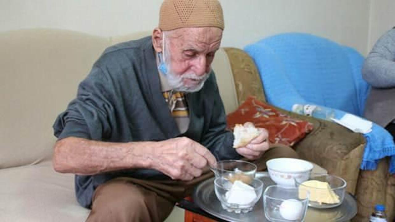 96 yaşında koronayı yenen Rizeli Hamdi amca sırrını açıkladı