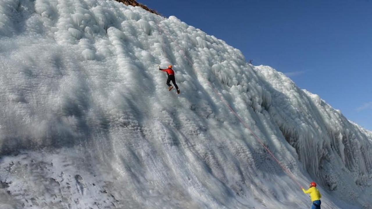 Adrenalin tutkunlarının Palandöken'de yeni eğlencesi 'yapay buz parkı'