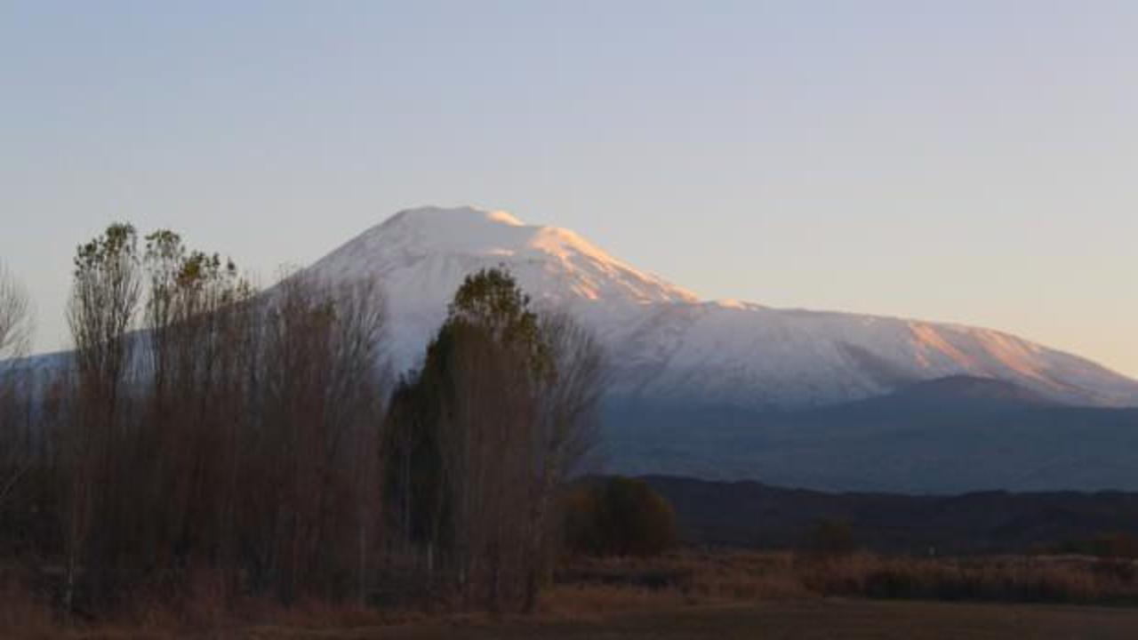 Ağrı Dağı beyaz gelinliğini giydi