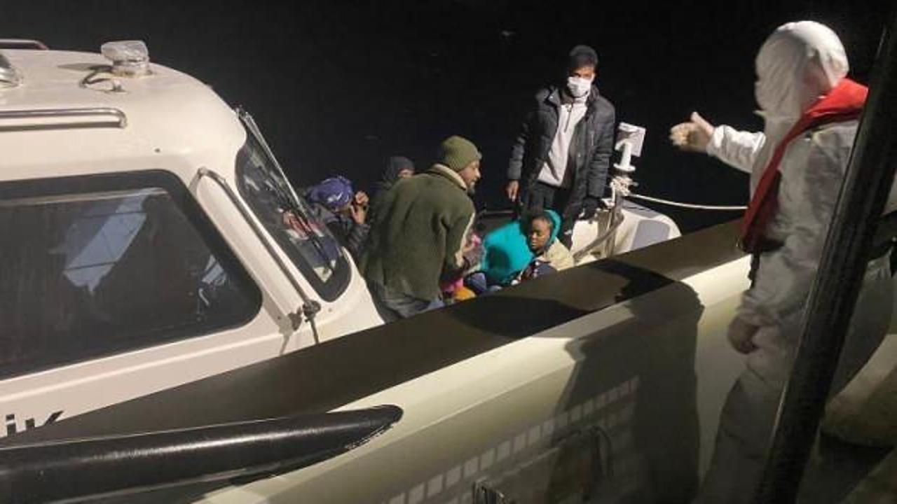  İzmir açıklarında 33 düzensiz göçmen kurtarıldı