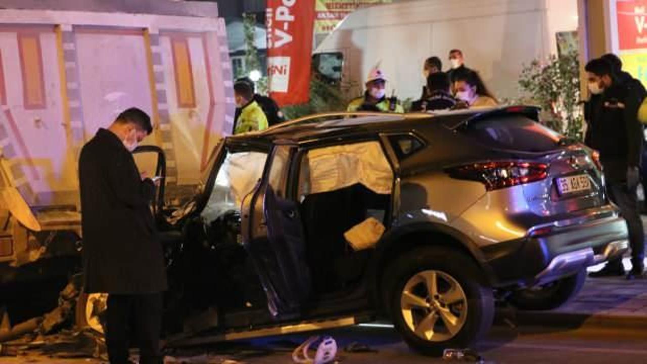 İzmir'de kamyona çarpan cipin sürücüsü polis memuru hayatını kaybetti