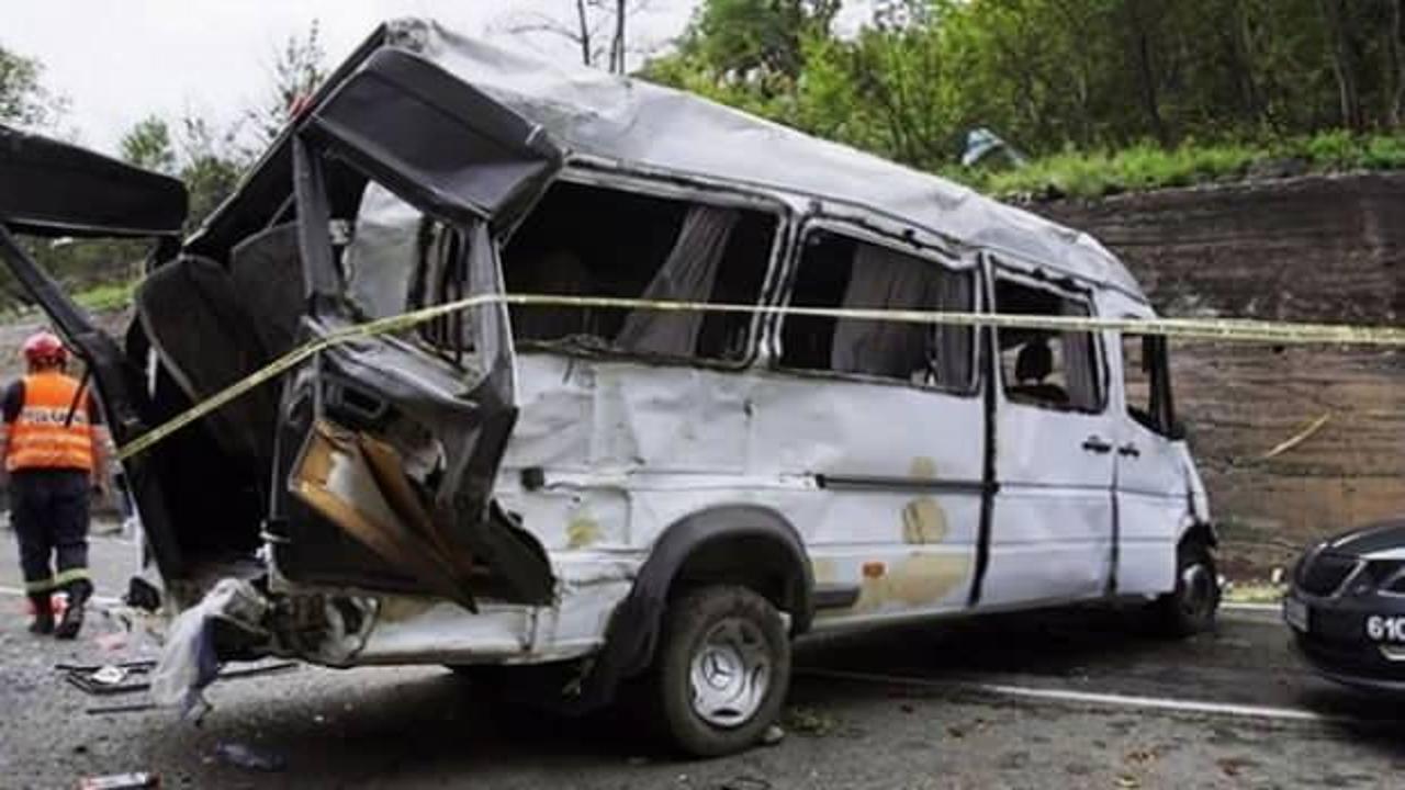 Nikaragua'da otobüs devrildi: 17 ölü