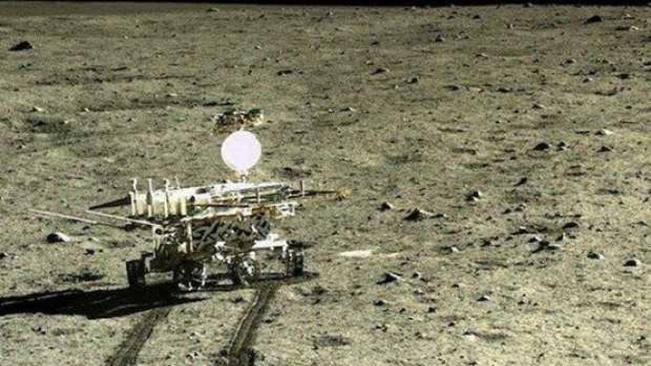 Çin'in "Çang'ı-5" keşif aracı topladığı örneklerle Ay'dan ayrıldı