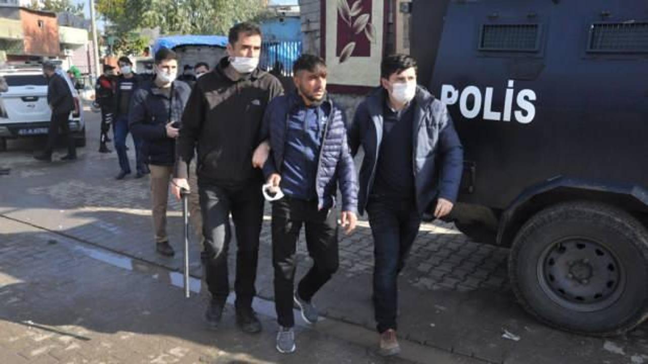 Diyarbakır'da kısıtlama gününde ortalık savaş alanına döndü: 20 yaralı